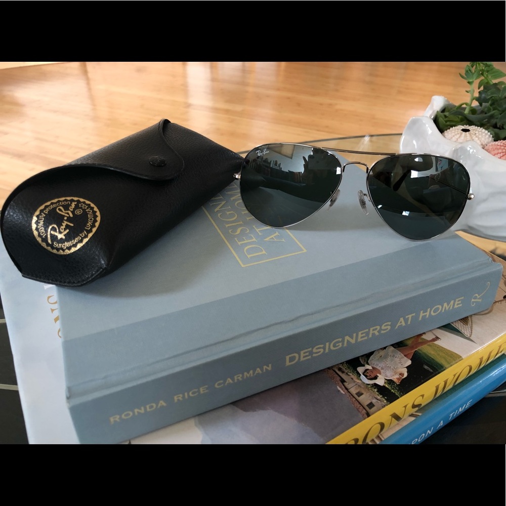 Large Mirrored Metal Ray-Ban Aviators Silver